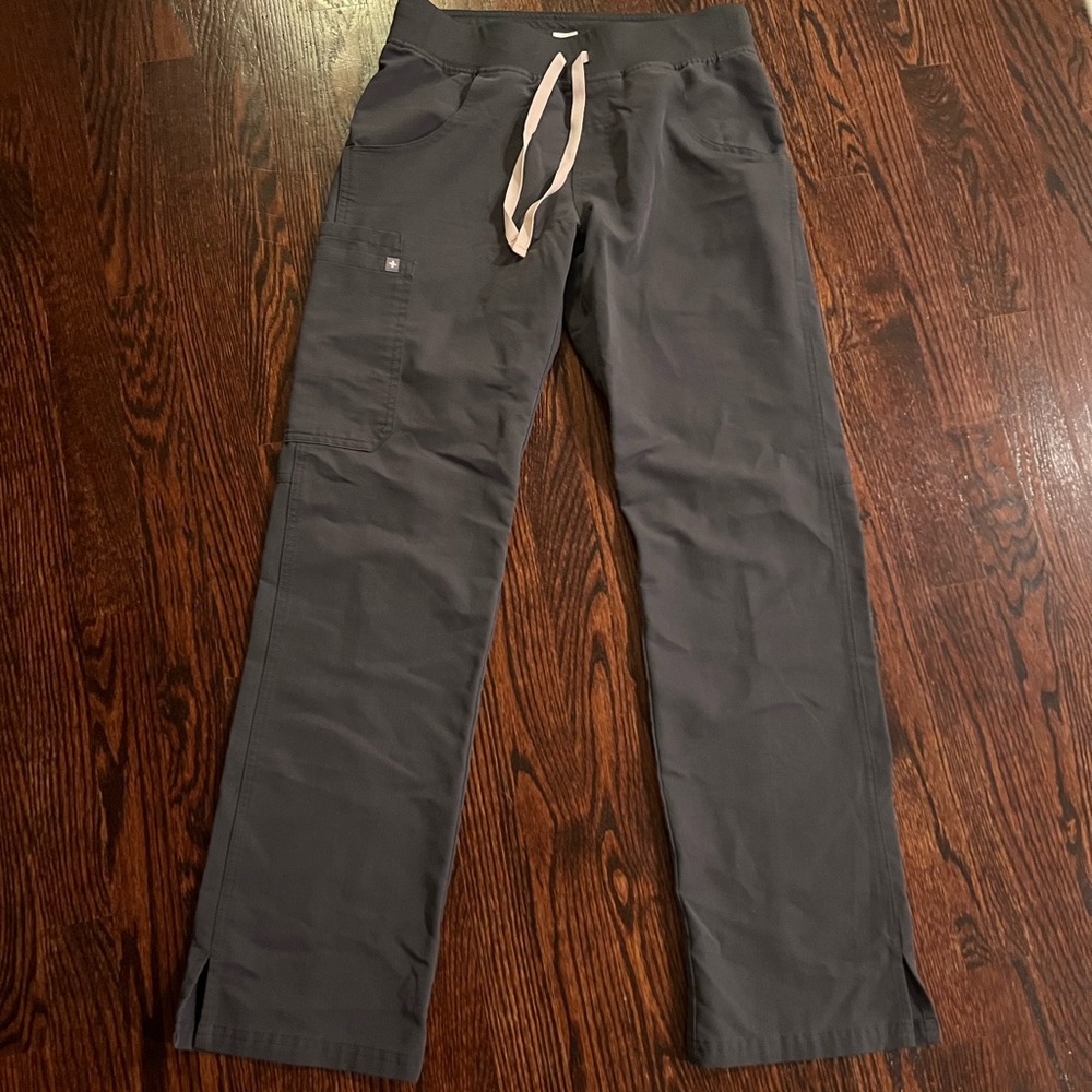 Charcoal Figs with Pink Tie String